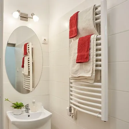 클라우디아 아파트먼트 *