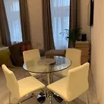 Claudia * بودابست
