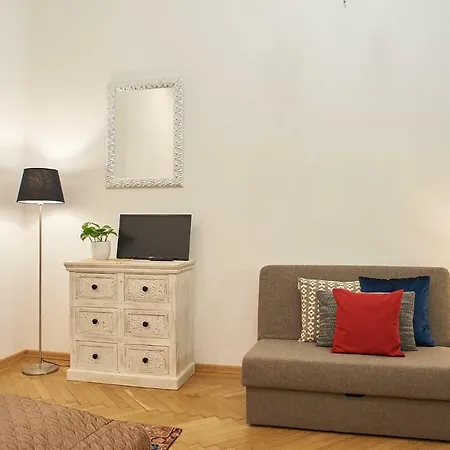 Claudia Будапешт